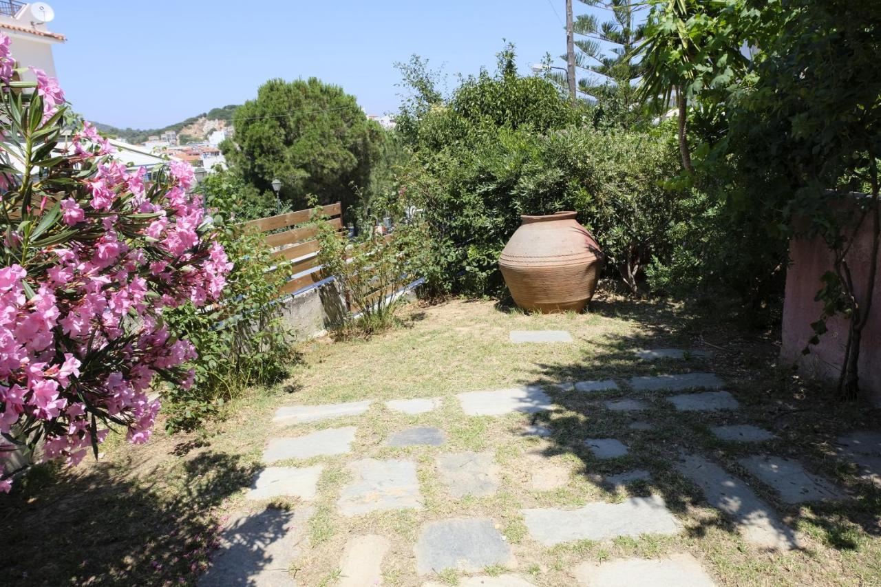 Taxiarchis Apartments Skiathos-Stadt Exterior foto