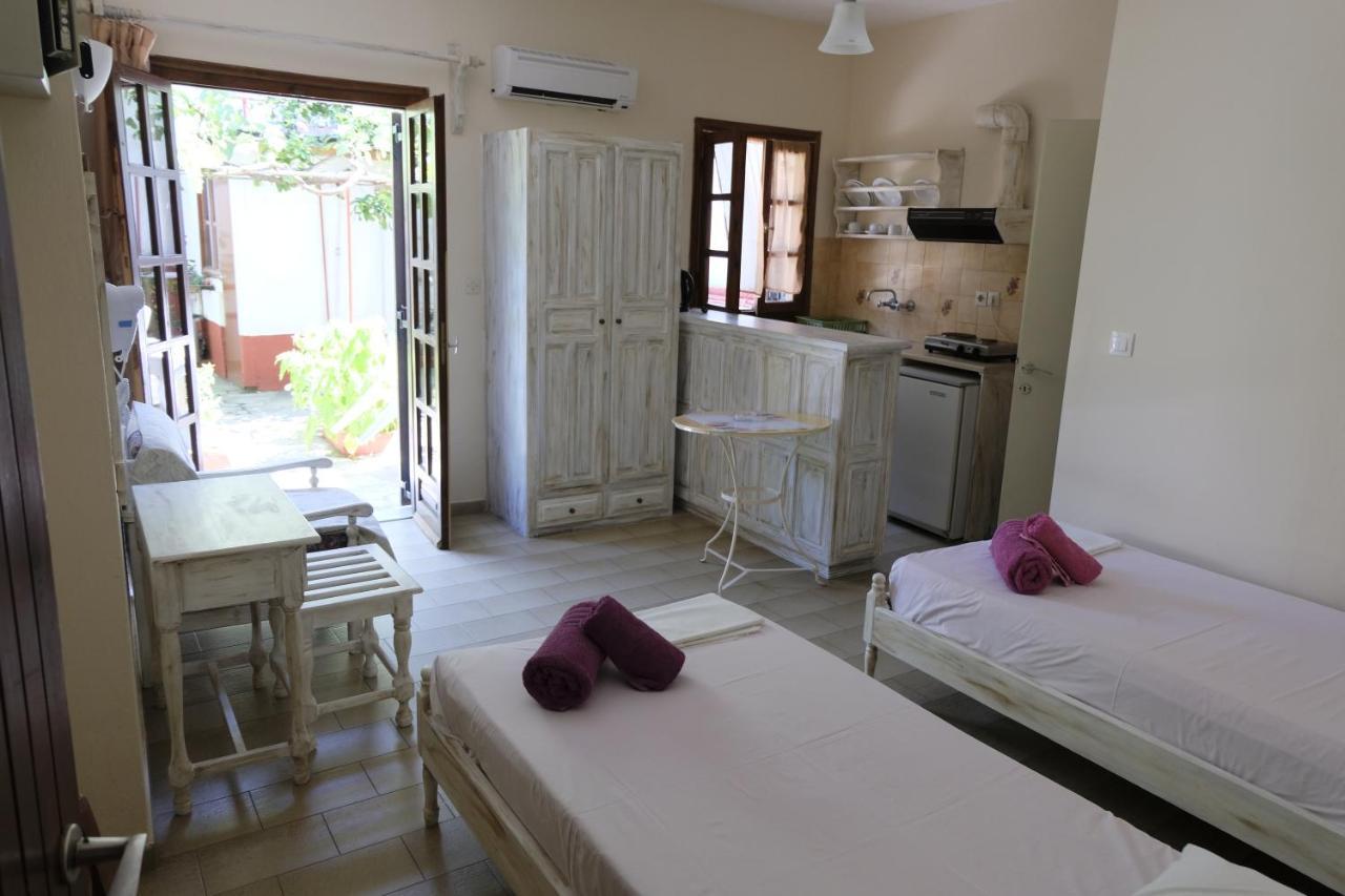 Taxiarchis Apartments Skiathos-Stadt Exterior foto