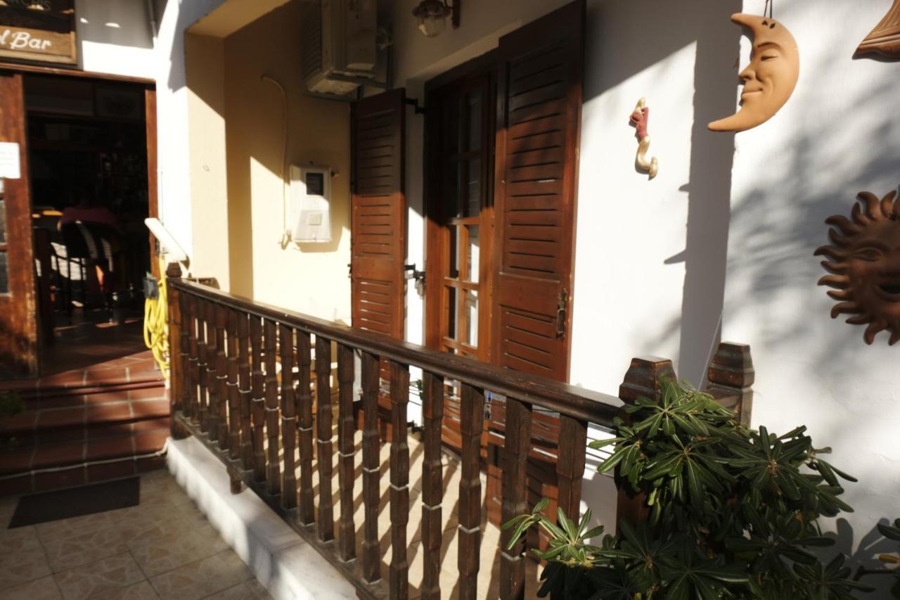 Taxiarchis Apartments Skiathos-Stadt Zimmer foto