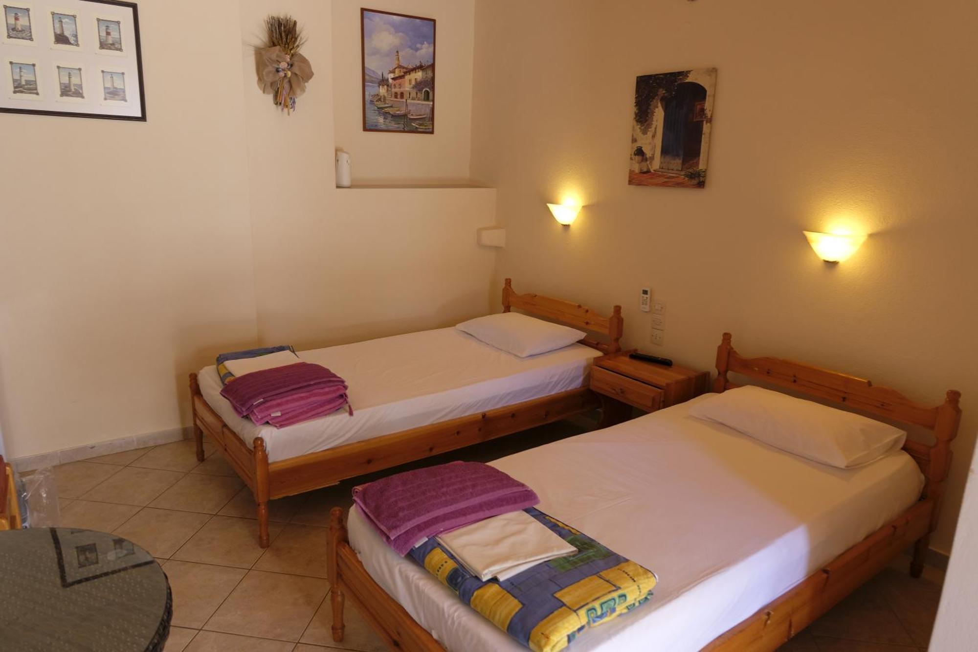 Taxiarchis Apartments Skiathos-Stadt Zimmer foto