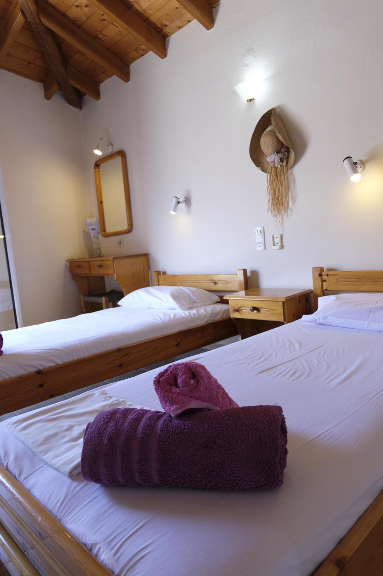 Taxiarchis Apartments Skiathos-Stadt Zimmer foto